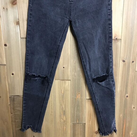 Wild Fable Faded Black Distressed Knee Raw Edge Skinny Jeans Sz 6 - Picture 4 of 16